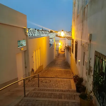 Espacoso Com Excelente Espaco Exterior Αλμπουφέιρα