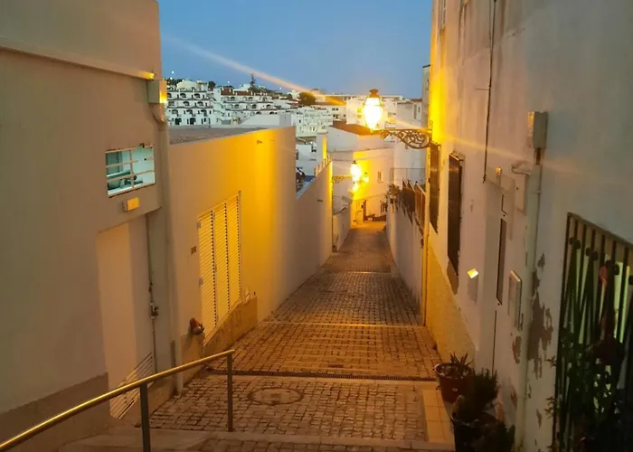 Espacoso Com Excelente Espaco Exterior 알부페이라