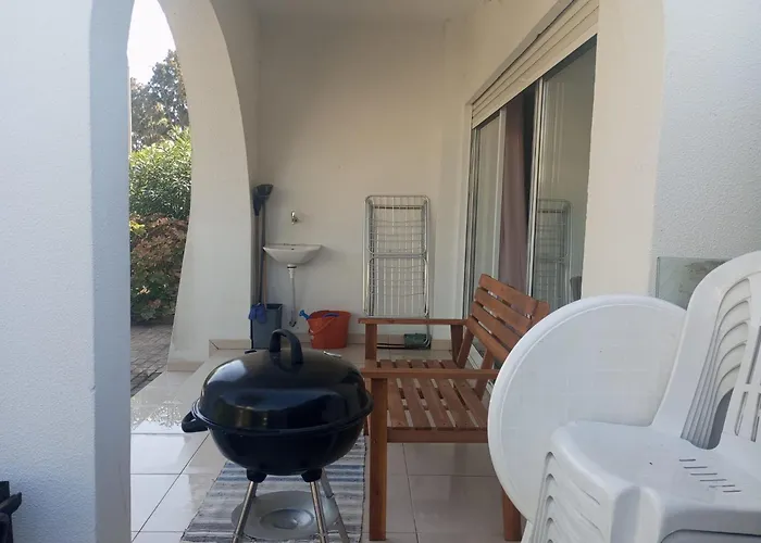 Espacoso Com Excelente Espaco Exterior *